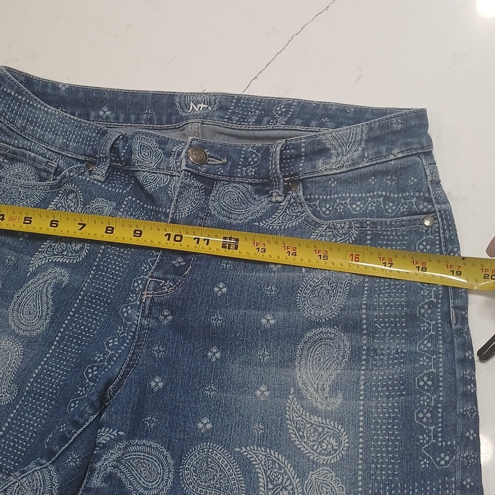 New Direction Blue Paisley Denim Shorts, size 10, pre-owned good conditions - Picture 4 of 6